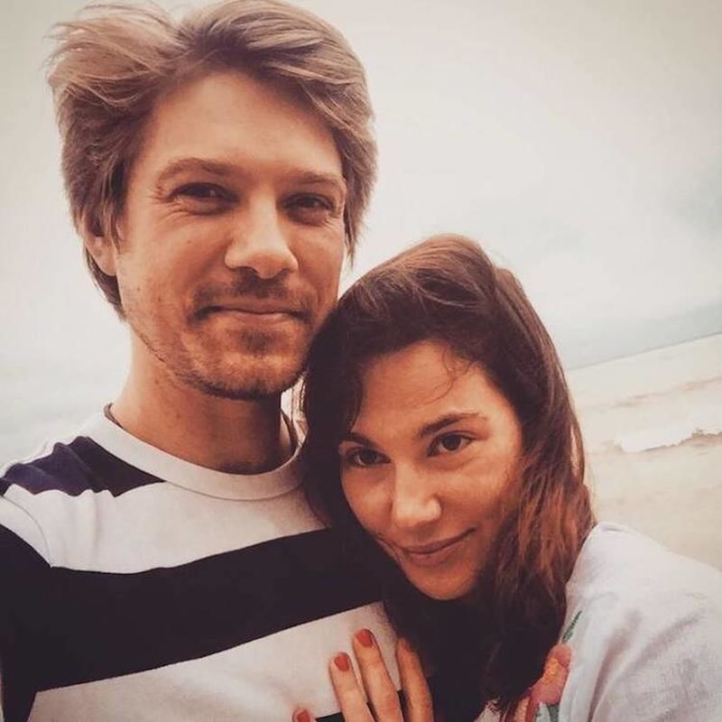 Our Favorite Celebrity Couples Who Fell in Love in High School and College.