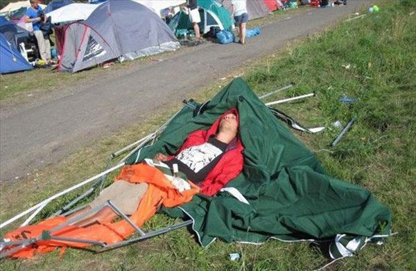 A picture containing grass, outdoor, green, tent
Description automatically generated