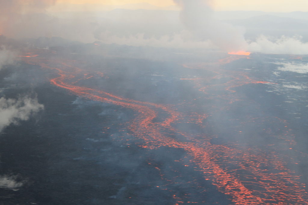 Flood_basalt_Bárðarbunga_Volcano,_September_4_2014_-_15145875322 ...